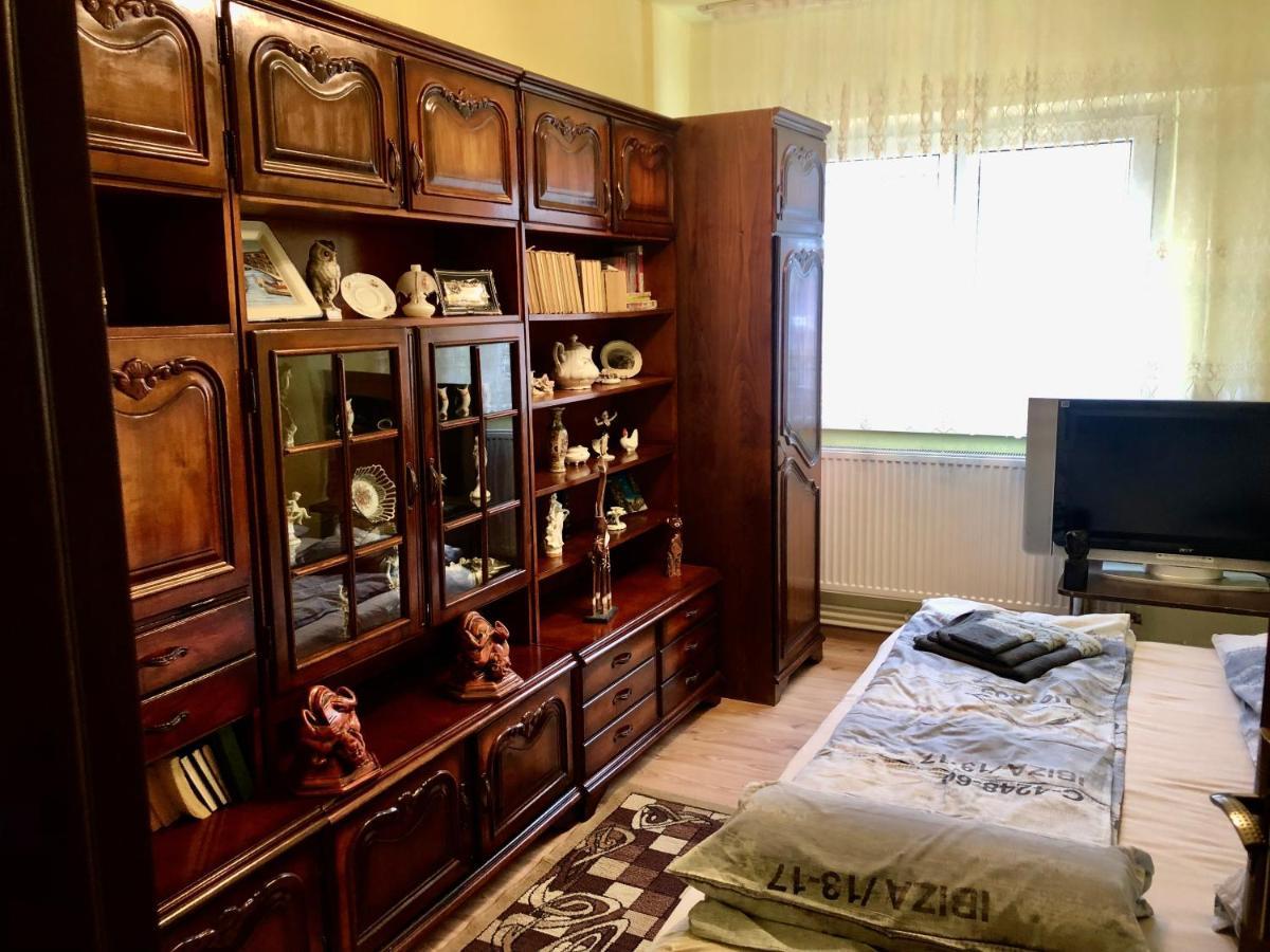 La Symo Apartament Straja Lupeni Lupeni  Buitenkant foto